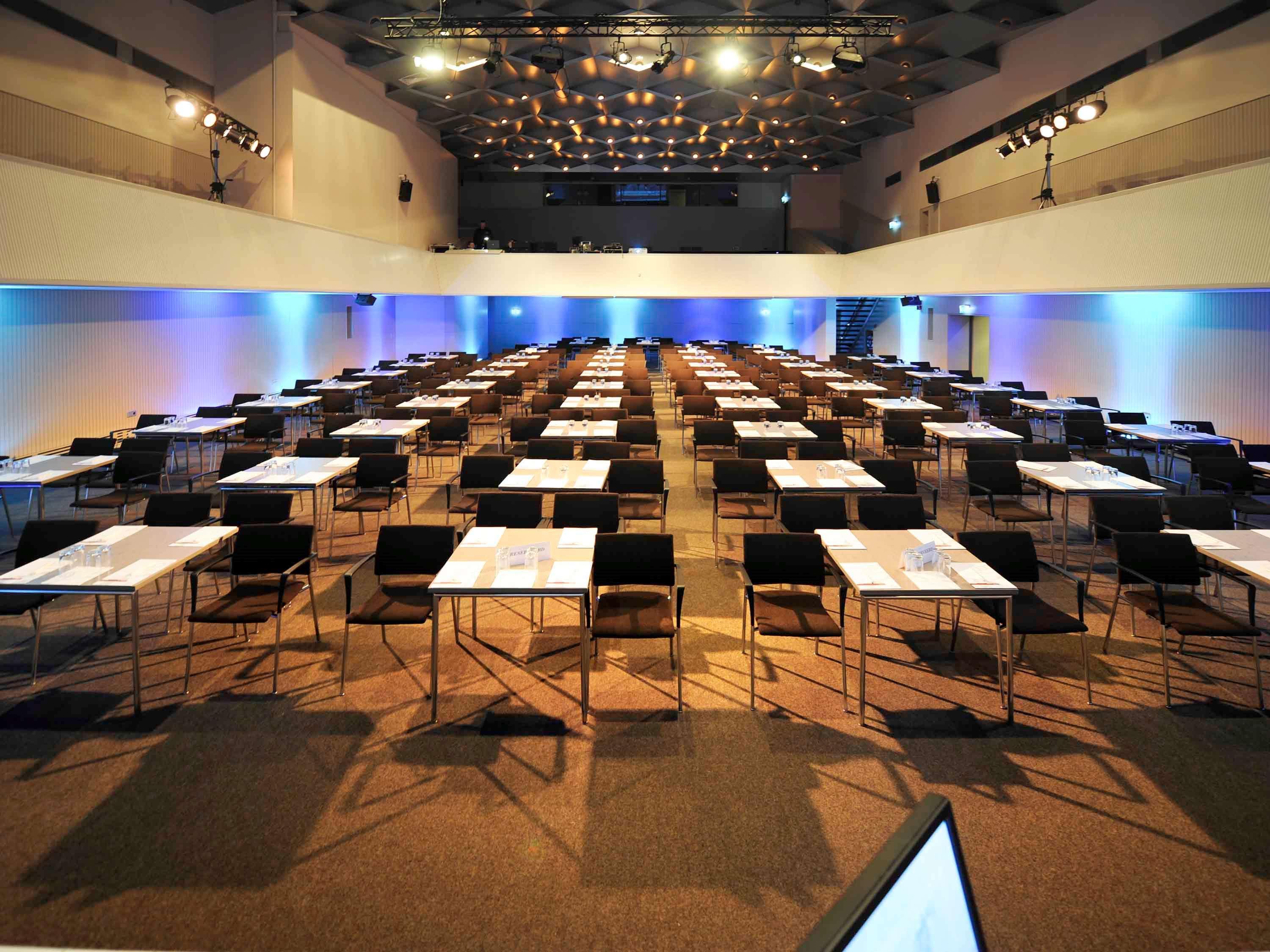 Hotel Novotel World Forum 4*