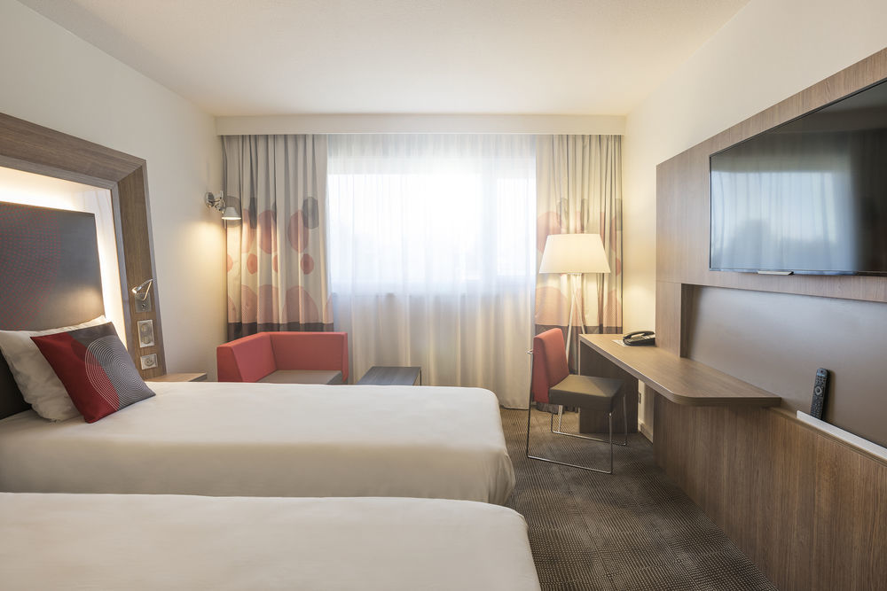 Hotel Novotel World Forum 4*